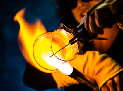 סדנת ניפוח/פיסול זכוכית פרטית בירושלים