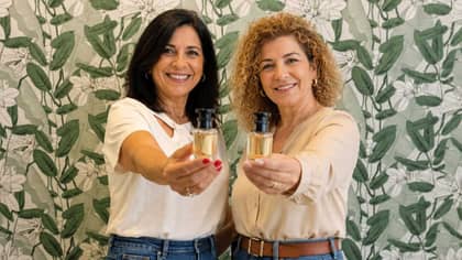 ניחוחות של חברות – סדנה פרטית לרקיחת בושם יוקרתי לחברות הכי טובות