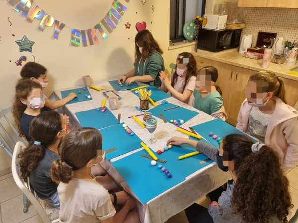 סדנה להכנת עגלת קינוחים מיניאטורית