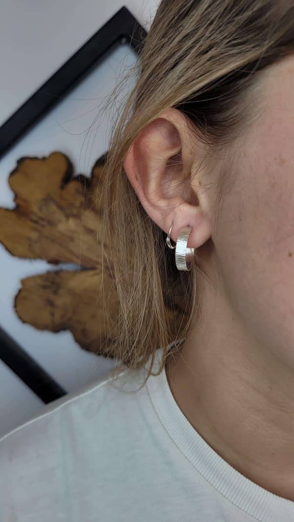 סדנת צורפות פרטית במושב מוקף שדות ירוקים