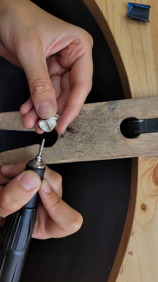 סדנת צורפות פרטית במושב מוקף שדות ירוקים