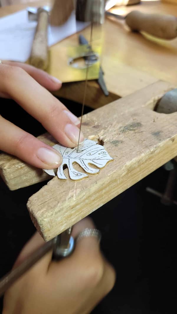 סדנת צורפות פרטית במושב מוקף שדות ירוקים