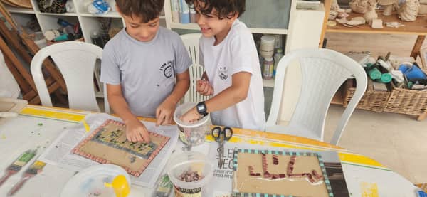 סדנת פסיפס באווירה פסטורלית