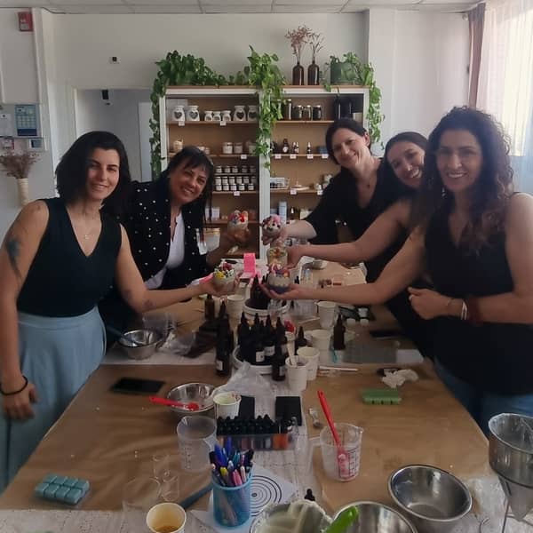 סדנה להכנת נרות קינוח מעוצבים משעוות סויה טבעית