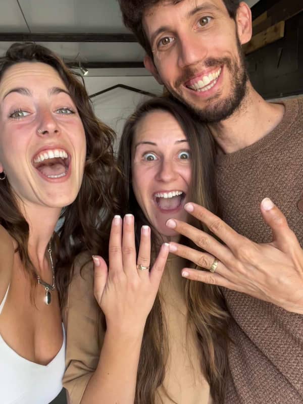 סדנת צורפות פרטית במושב מוקף שדות ירוקים