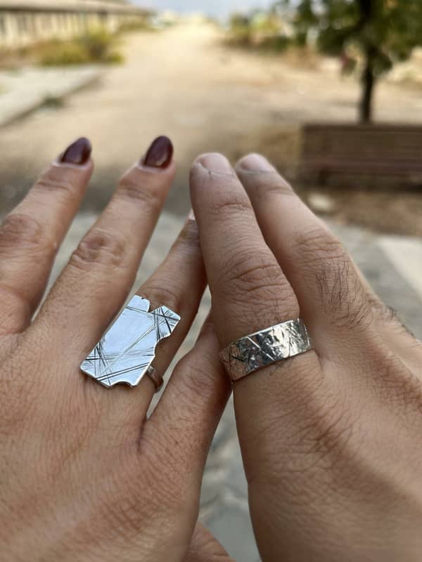 סדנת צורפות פרטית במושב מוקף שדות ירוקים