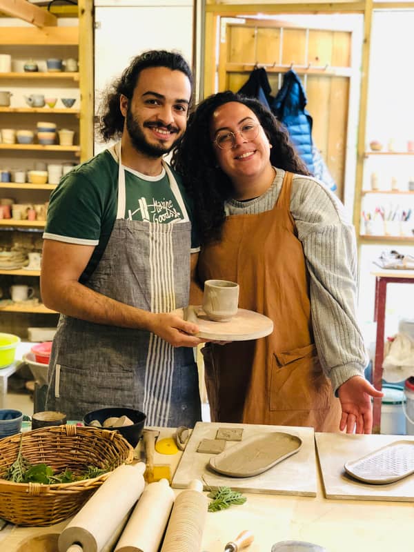 סדנת קרמיקה הטבעת חותמות צמחים ושלל טקסטורות