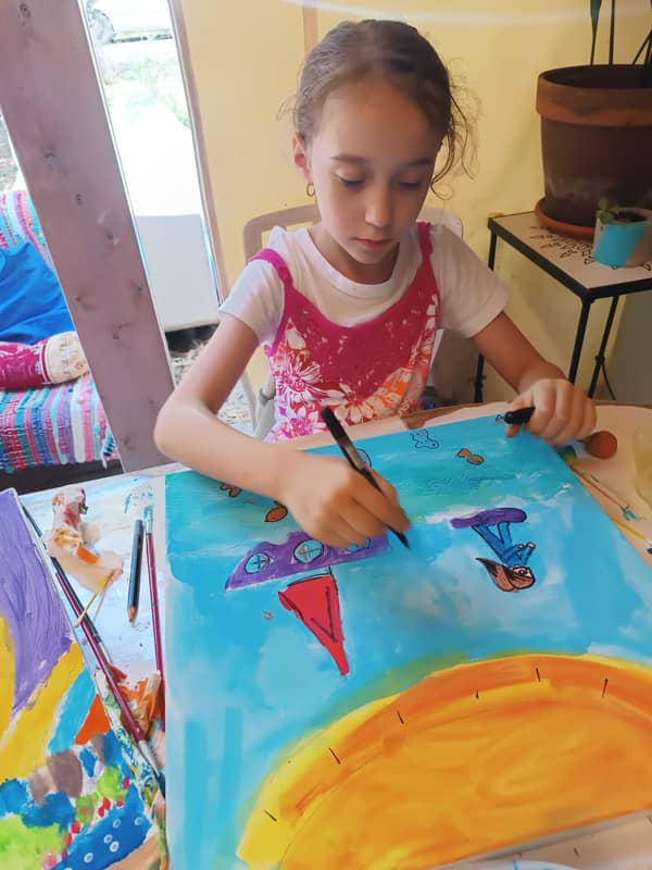סדנת ציור צבעונית ושמחה בצבעי גואש על קנבס