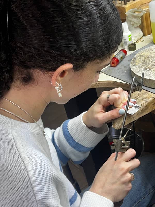 סדנת צורפות במושב קסום בין שדות