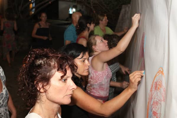 הפנינג צבע על בדי ענק- לצאת מהקווים והמסגרות בחגיגה מטריפת חושים