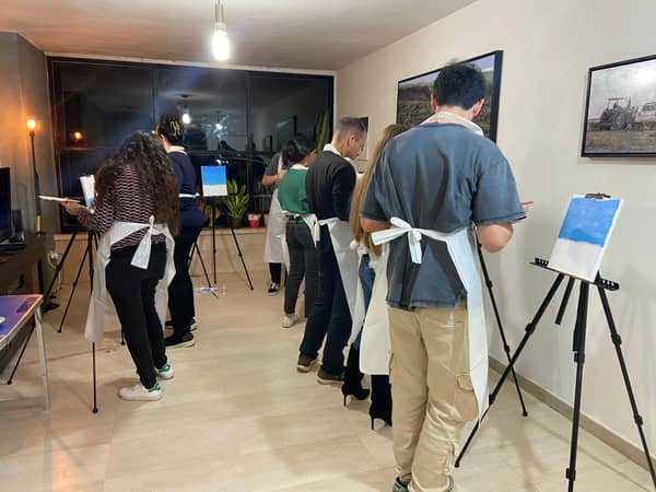סדנת ציור קבוצתית בשלבים בבית הצייר