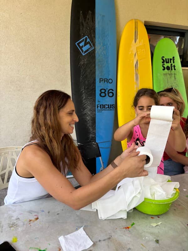 פיסול בעיסת נייר צבעונית וארוחת בוקר/ערב