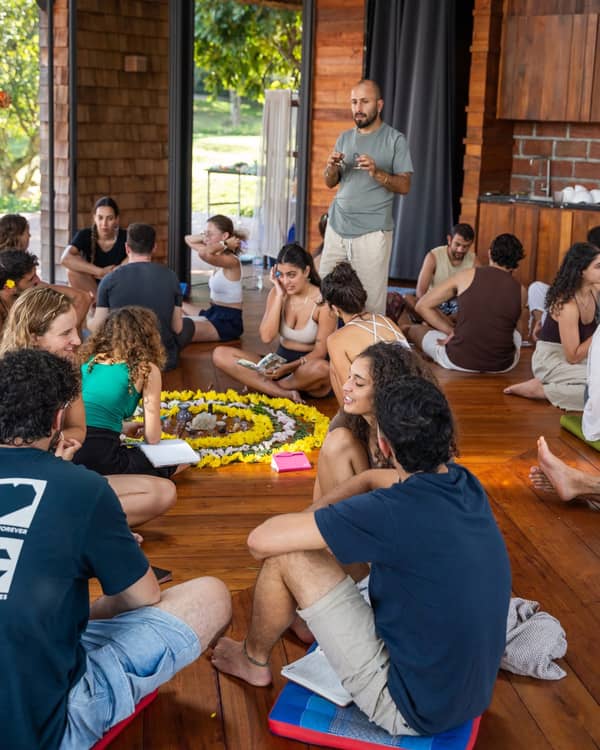 ריטריט יוגה וריברסינג – יום של מסע פנימה