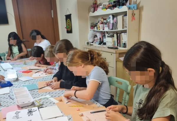 סדנה להכנת עגלת קינוחים מיניאטורית
