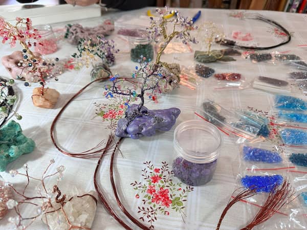 יצירת עץ מיניאטורי מאבני חן 🌟