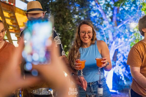 זמן זוגי: סדנת קוקטיילים מחוברת בשקיעה ליום האהבה