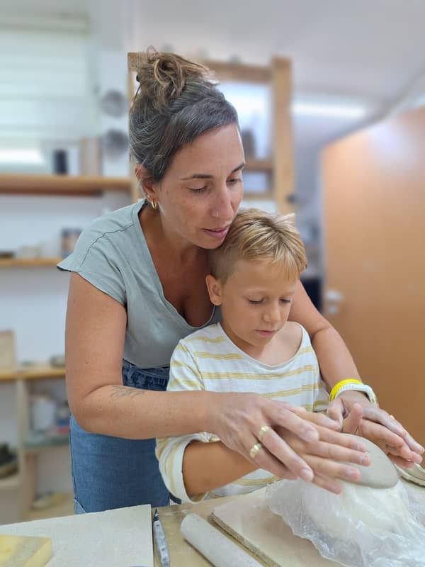 סדנת קרמיקה פרטית – מרחב ליצירה