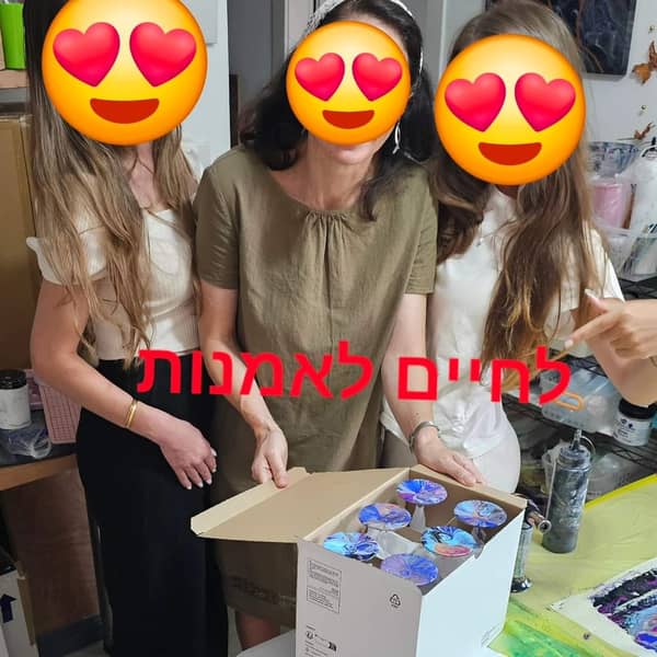 סדנת 'לחיים לאמנות'- ציור בטכניקת פורינג על כוסות יין