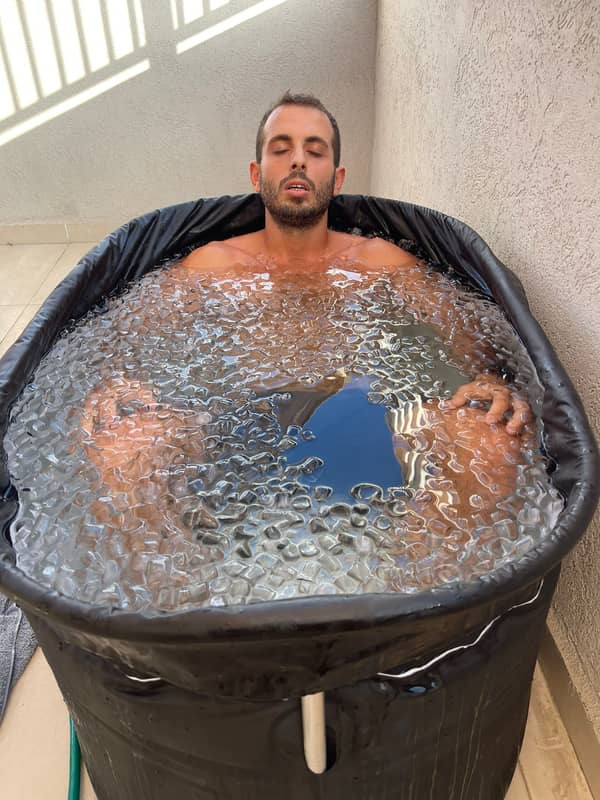 סדנה אמבטיות קרח בשילוב עמידה על לוחות מסמרים