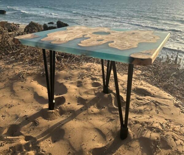 אפוקסי ועץ מלא – צרו את שולחן החלומות שלכם!