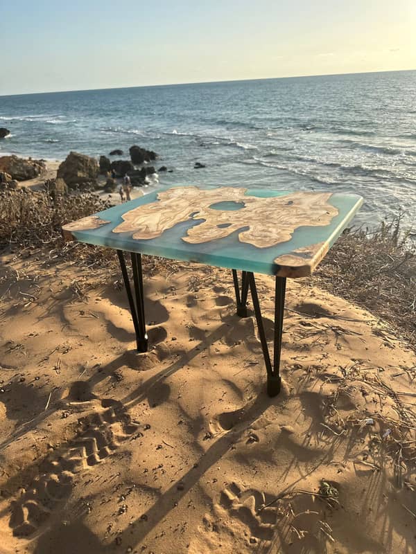 אפוקסי ועץ מלא – צרו את שולחן החלומות שלכם!