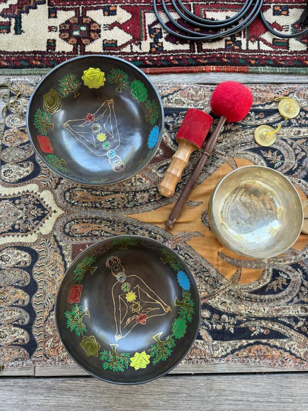 סאונד הילינג, מוסיקה חיה ותרגול מדיטציות בתנועה