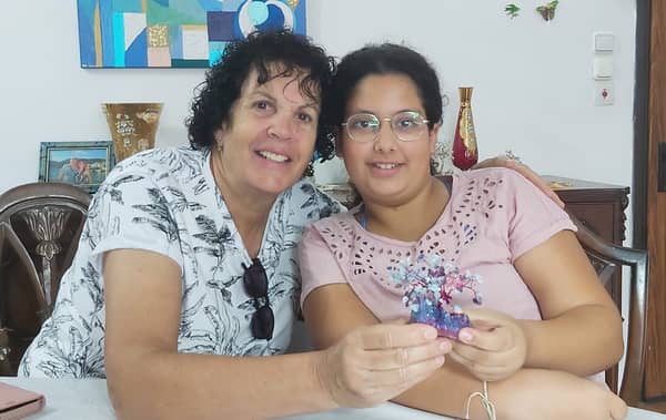 סדנה פרטית וייחודית להכנת עץ מאבני חן