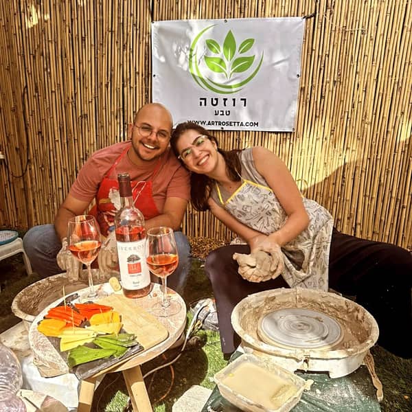 קדרות ופיסול פרטית – סדנה בחצר קסומה