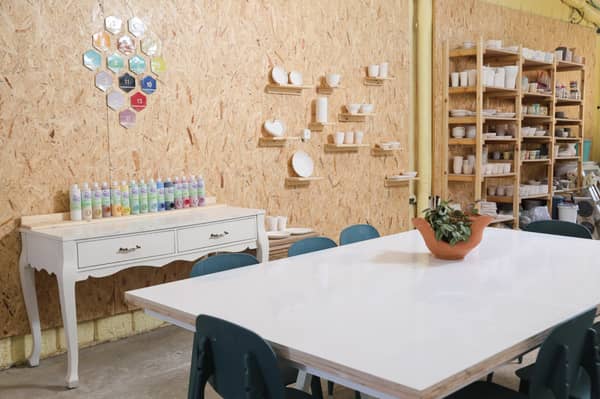 סדנה פרטית לצביעת כלי קרמיקה