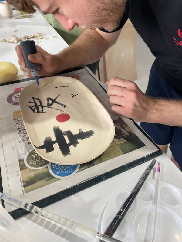 סדנת יציקות כלי פורצלן
