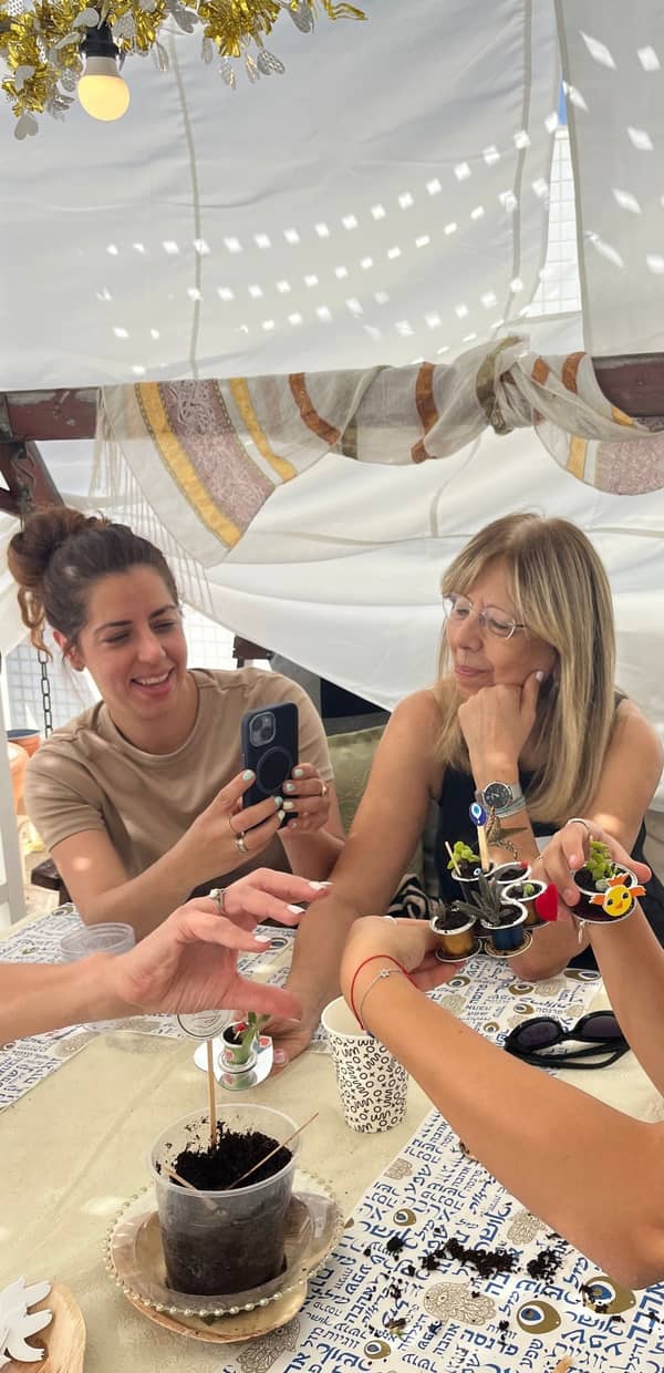 סדנת חיי הקפסולה- סדנת מחזור ויצירת עציץ מיניאטורי