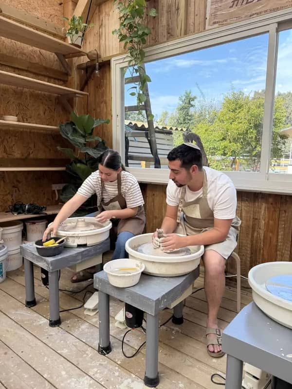 סדנת קדרות – אובניים ועבודת יד פרטית